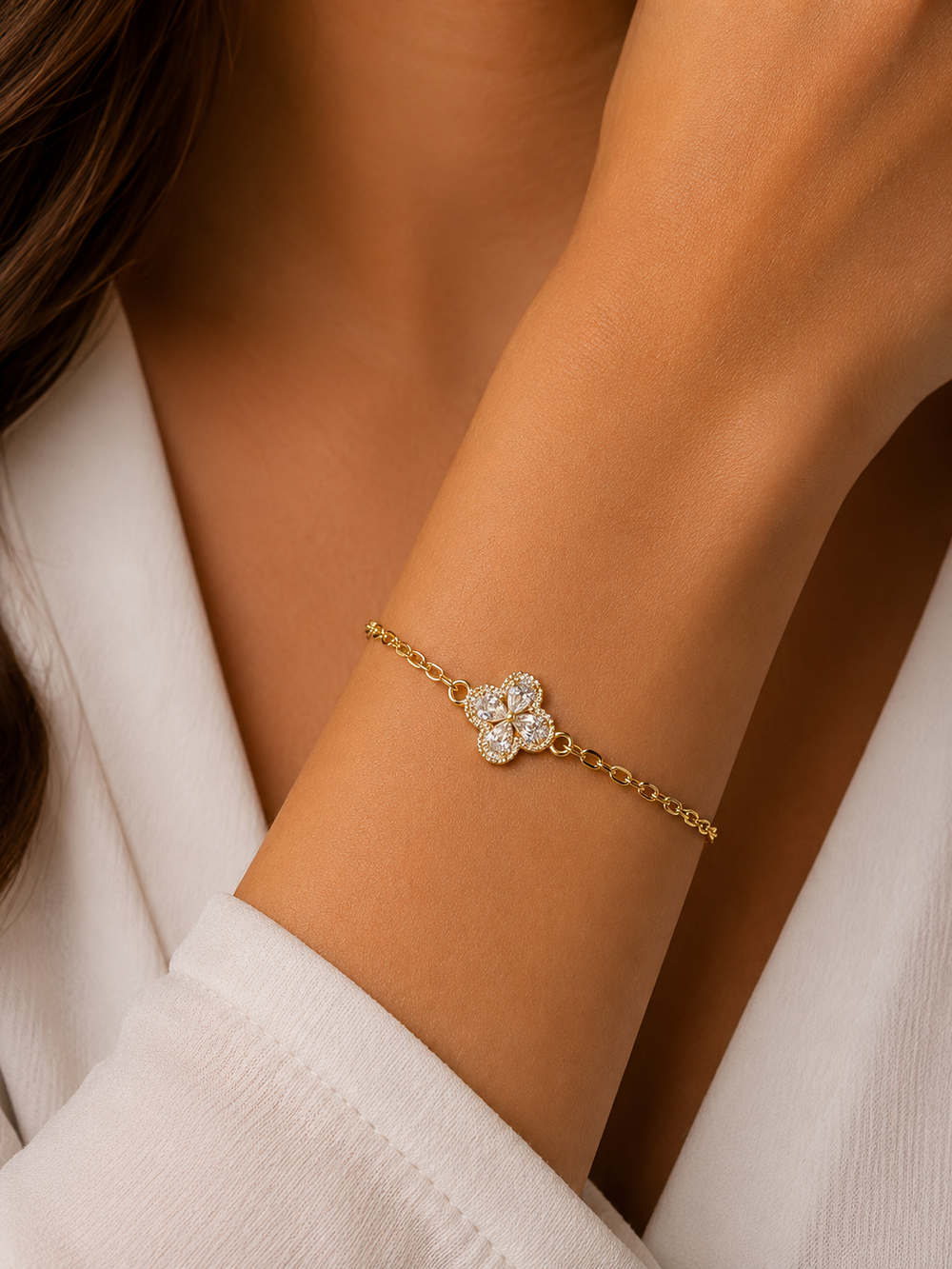 Pulseira Flor 4 Pétalas Banhada a Ouro 18k com Zircônias-16 cm + 4 cm (Alongador)