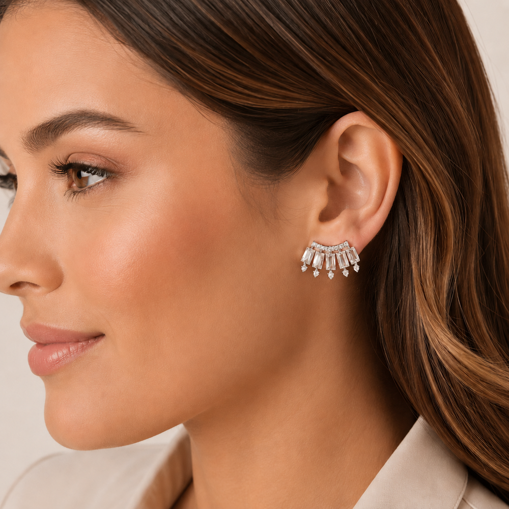 Brinco Ear Cuff Leque 5 Pedras Folheado a Prata com Zircônias - 2 cm