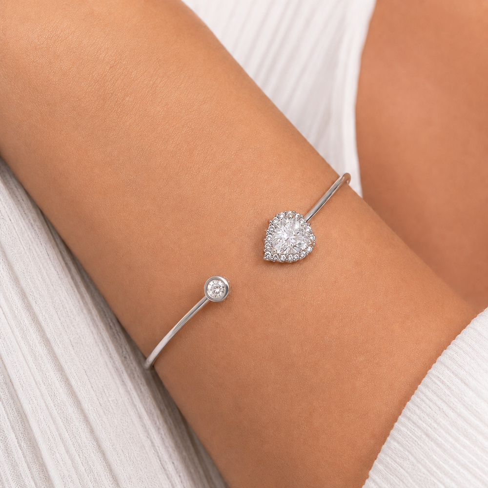 Pulseira Bracelete Aberto Coração e Circulo Folheado a Prata com Zircônias