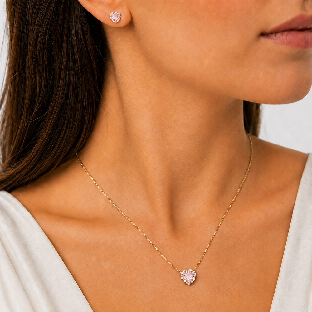Conjunto Coração Rosa Borda Cravejada Banhado a Ouro 18k com Zircônias - 8 mm, 6mm
