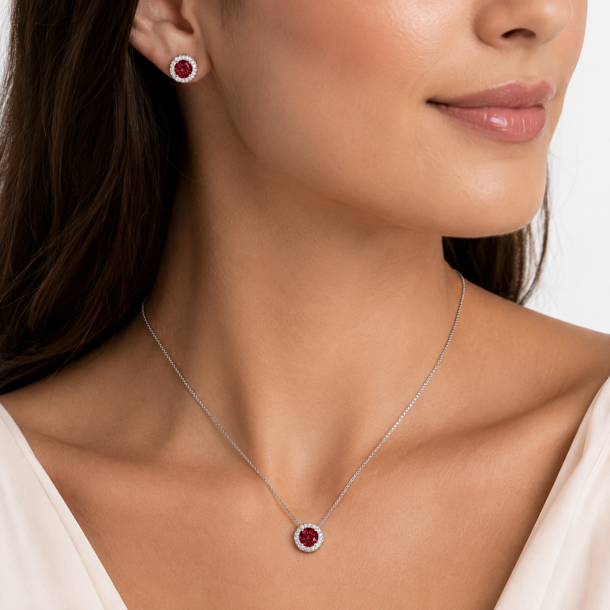 Conjunto Ponto de Luz Vermelho Borda Cravejada Folheado a Prata com Zircônias - 9 mm