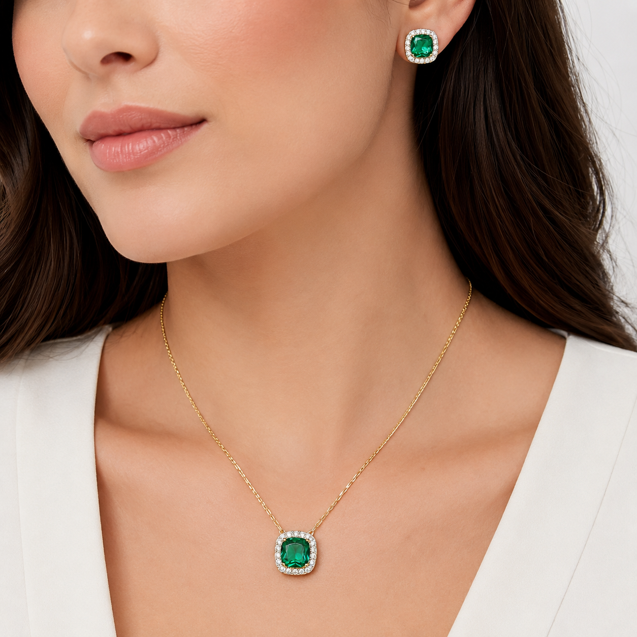 Conjunto Quadrado Verde Borda Cravejada Banhado a Ouro 18k com Zircônias - 1,2 cm, 1 cm