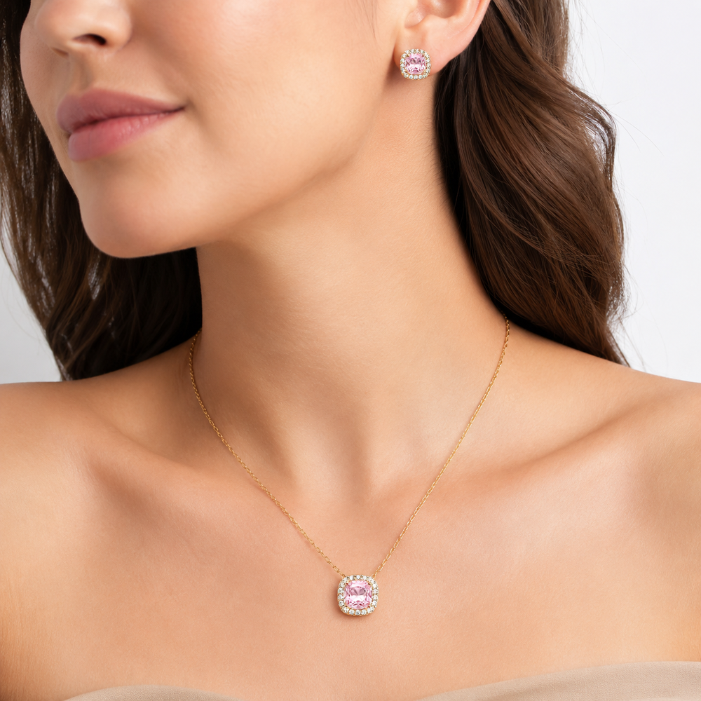 Conjunto Quadrado Rosa com Borda Cravejada Banhado a Ouro 18k com Zircônias - 1,2 cm, 1cm