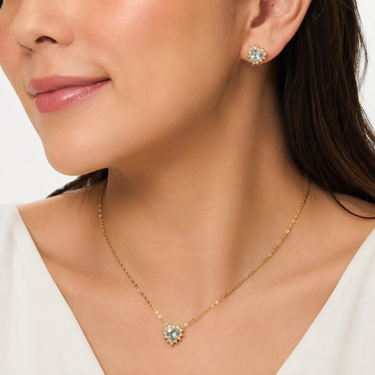 Conjunto Coração Azul Borda Cravejada Banhado a Ouro 18k com Zircônias - 1cm, 8mm