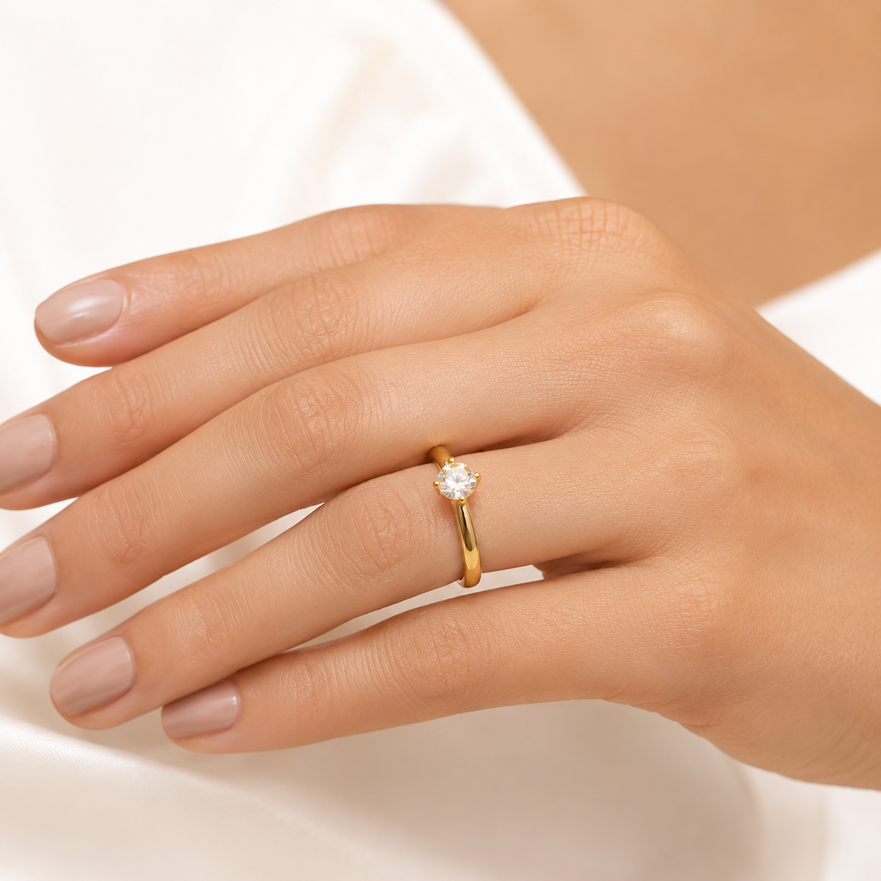 Anel Solitário 2 mm Banhado a Ouro 18k com Zircônia 6 mm Tam.17