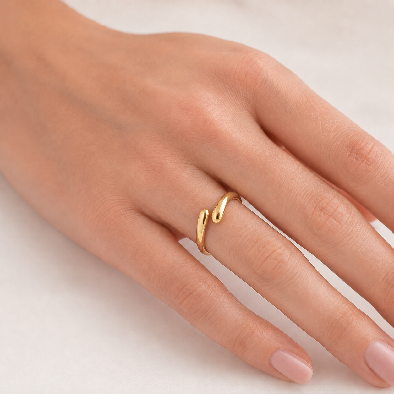 Anel Aberto Estilo Gota Banhado a Ouro 18k