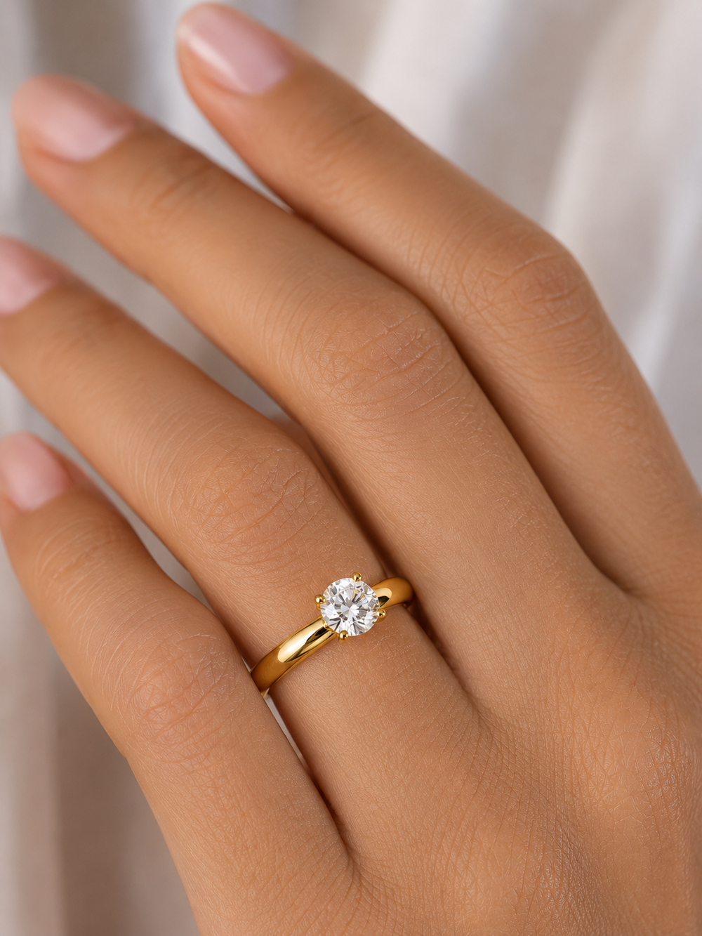 Anel Solitário 4 mm Banhado a Ouro 18k com Zircônia 7mm