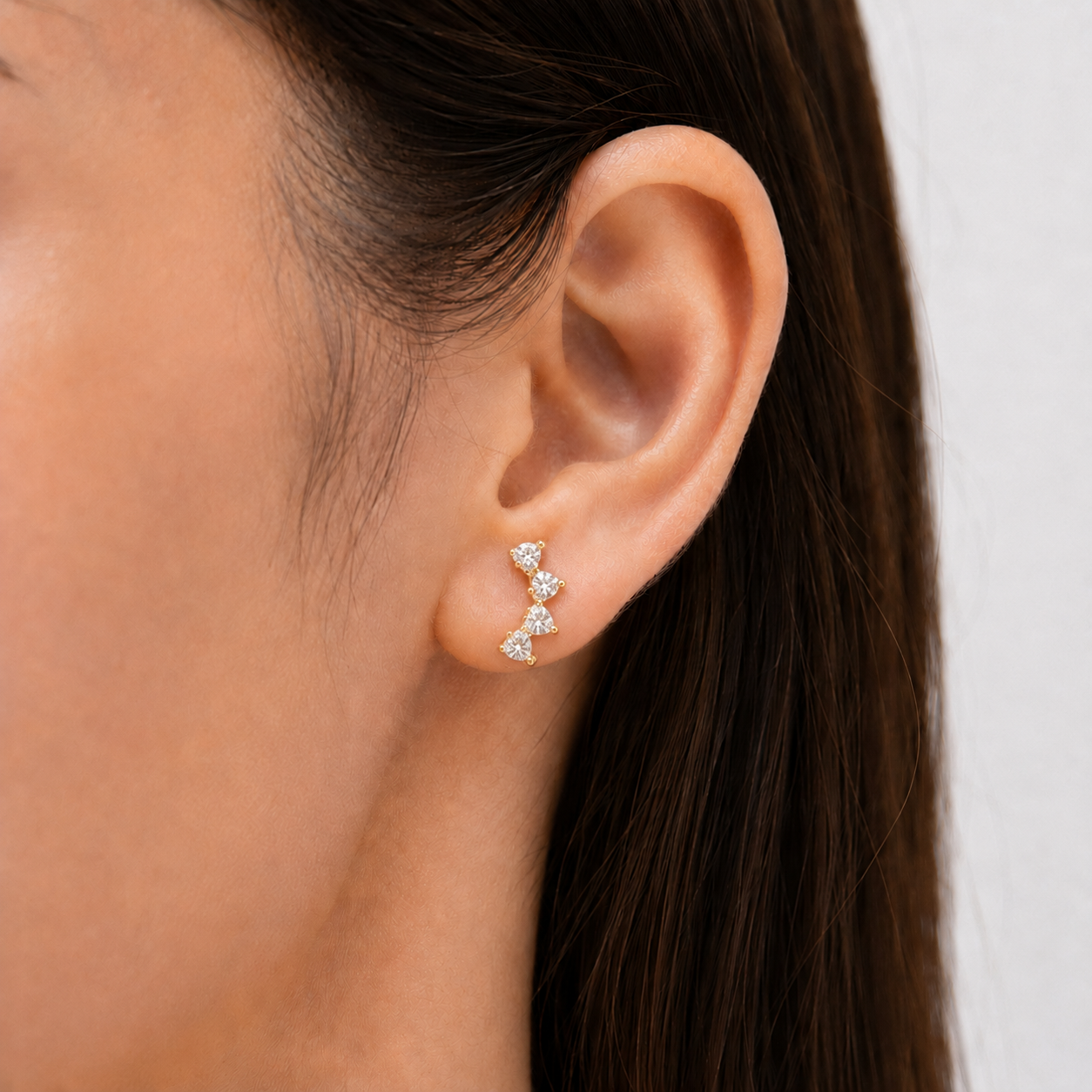 Brinco Ear Cuff Corações Banhado a Ouro 18k com Zircônias - 1,5 cm