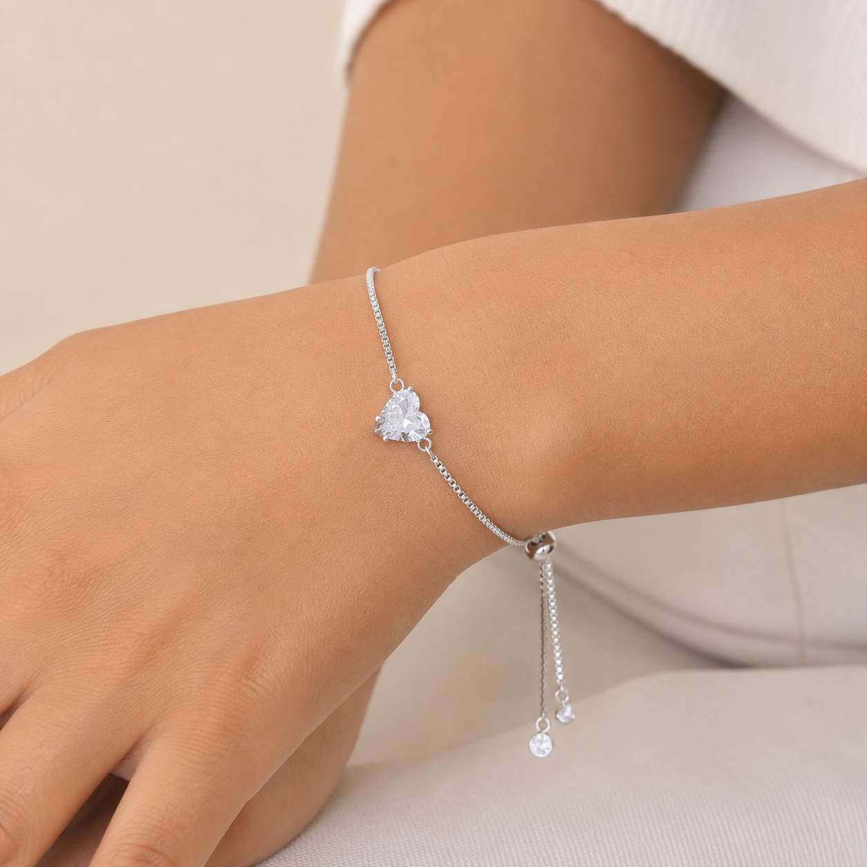 Pulseira Veneziana Coração Gravatinha Folheada a Prata com Zircônias
