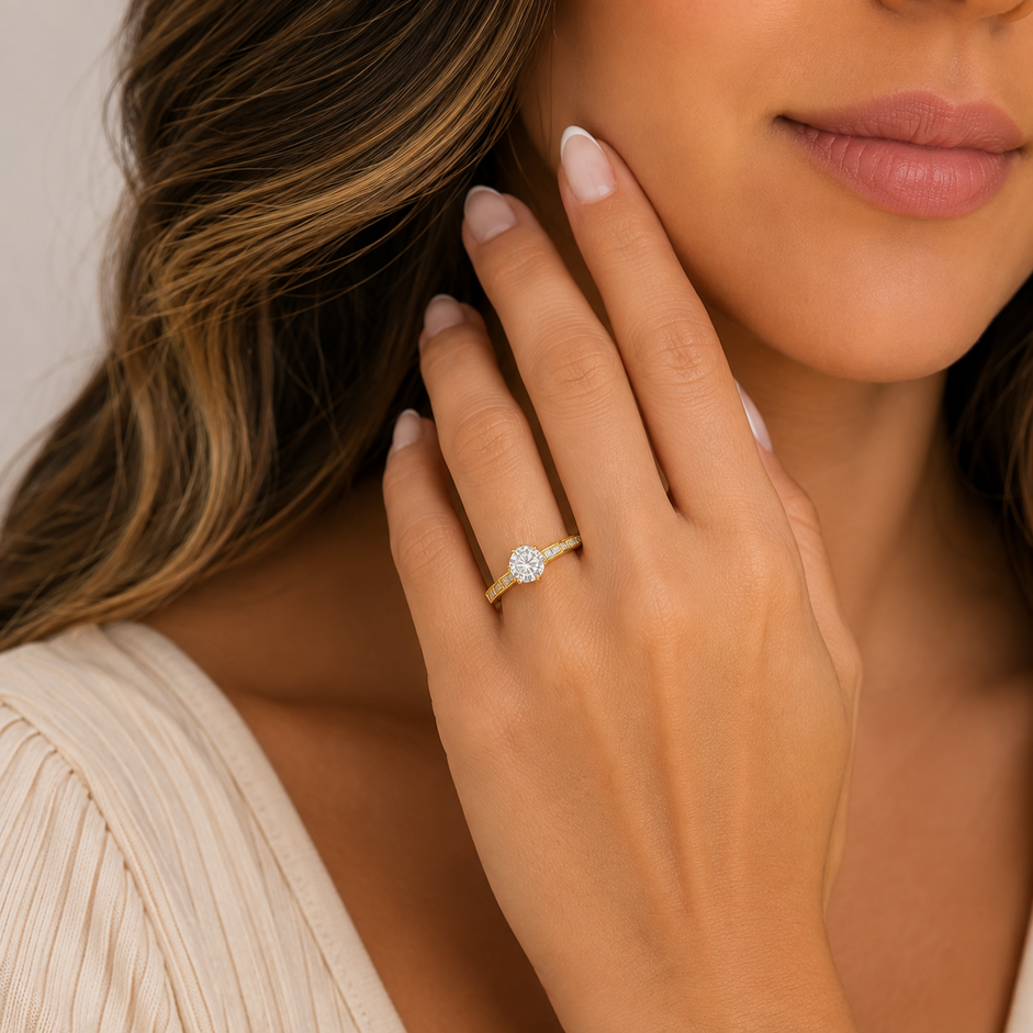 Anel Solitário Aro Estilo Escama Cravejado Banhado a Ouro 18k com Zircônias - Tam. 20