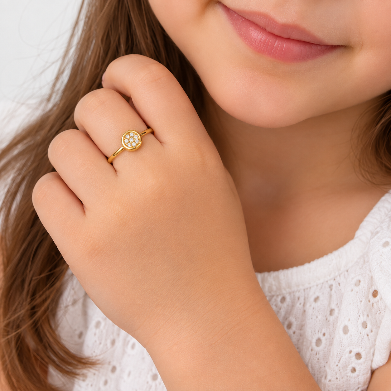 Anel Infantil Detalhe Redondo Cravejado Banhado a Ouro 18k com Zircônias