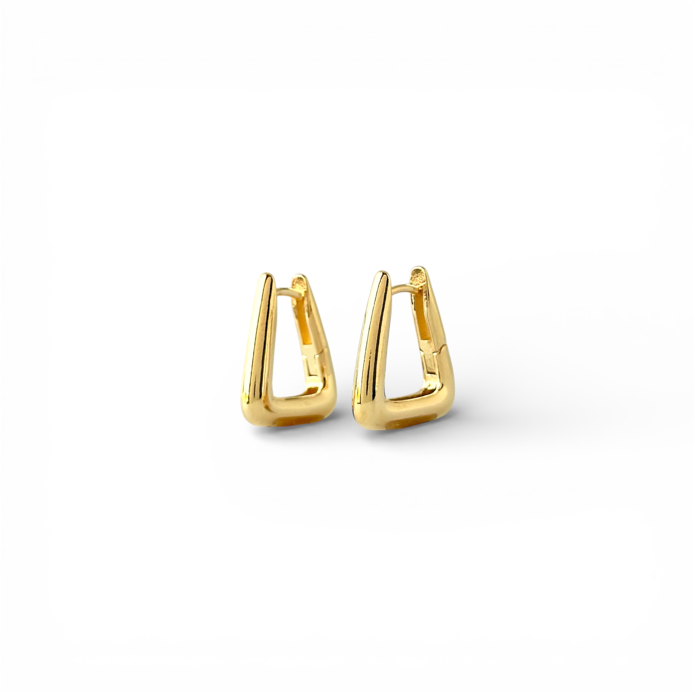 Brinco Argola Triangular Banhado a Ouro 18k - 1,6cm