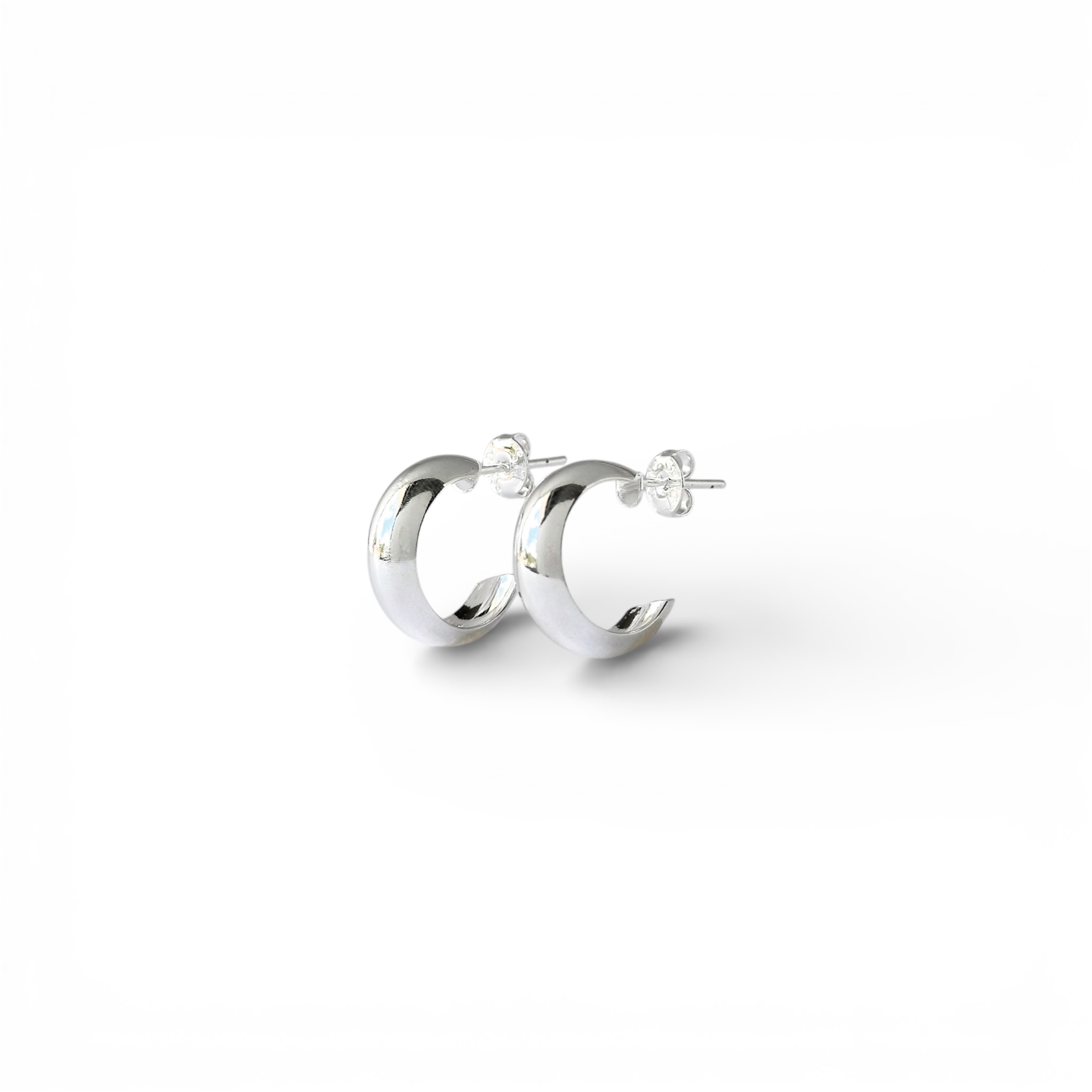 Brinco Argola Larga Aberta Lisa Folheado a Prata - 1,5cm