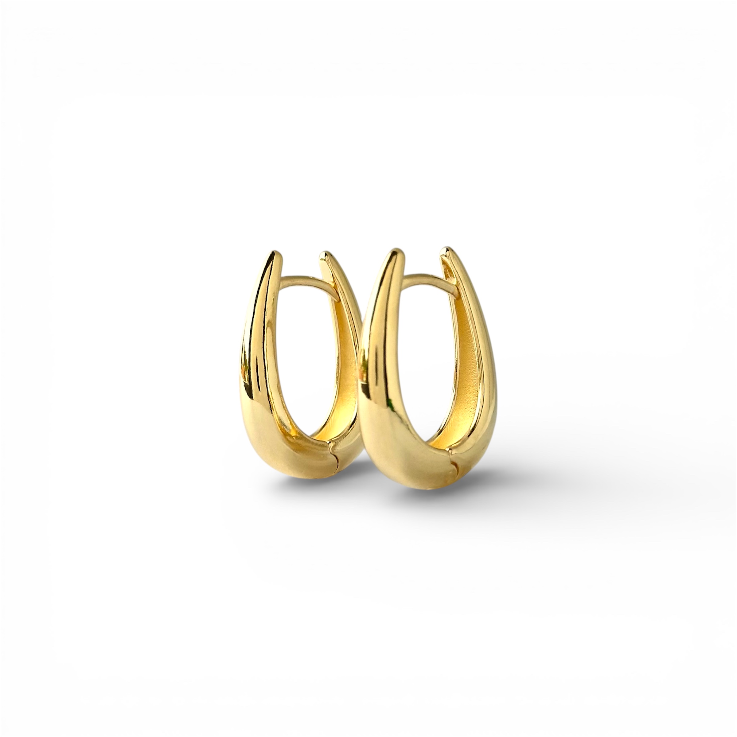 Brinco Argola Oval Lisa Click Banhado a Ouro 18k - 1,6cm