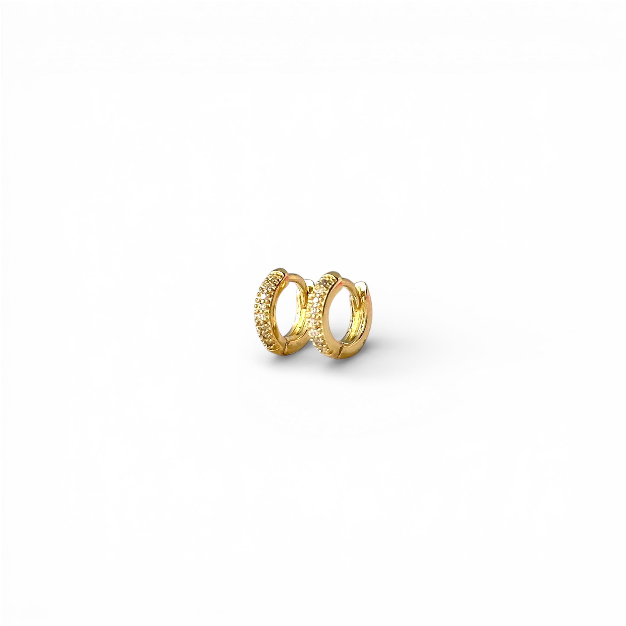 Brinco Argola Banhado a Ouro 18k com 1 Linhas de Zircônias - 0,6cm
