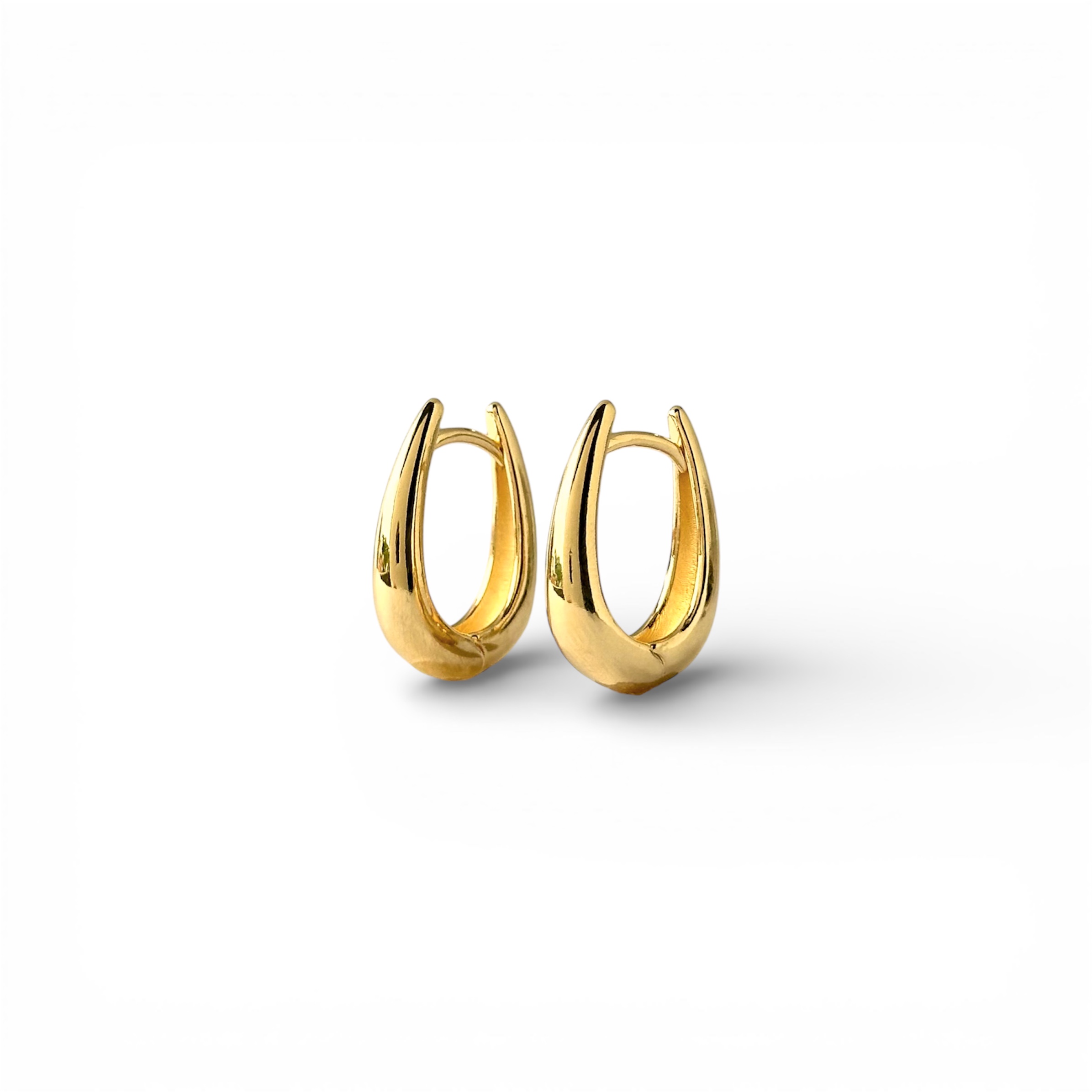 Brinco Argola Oval Lisa Click Banhado a Ouro 18k - 1,4cm