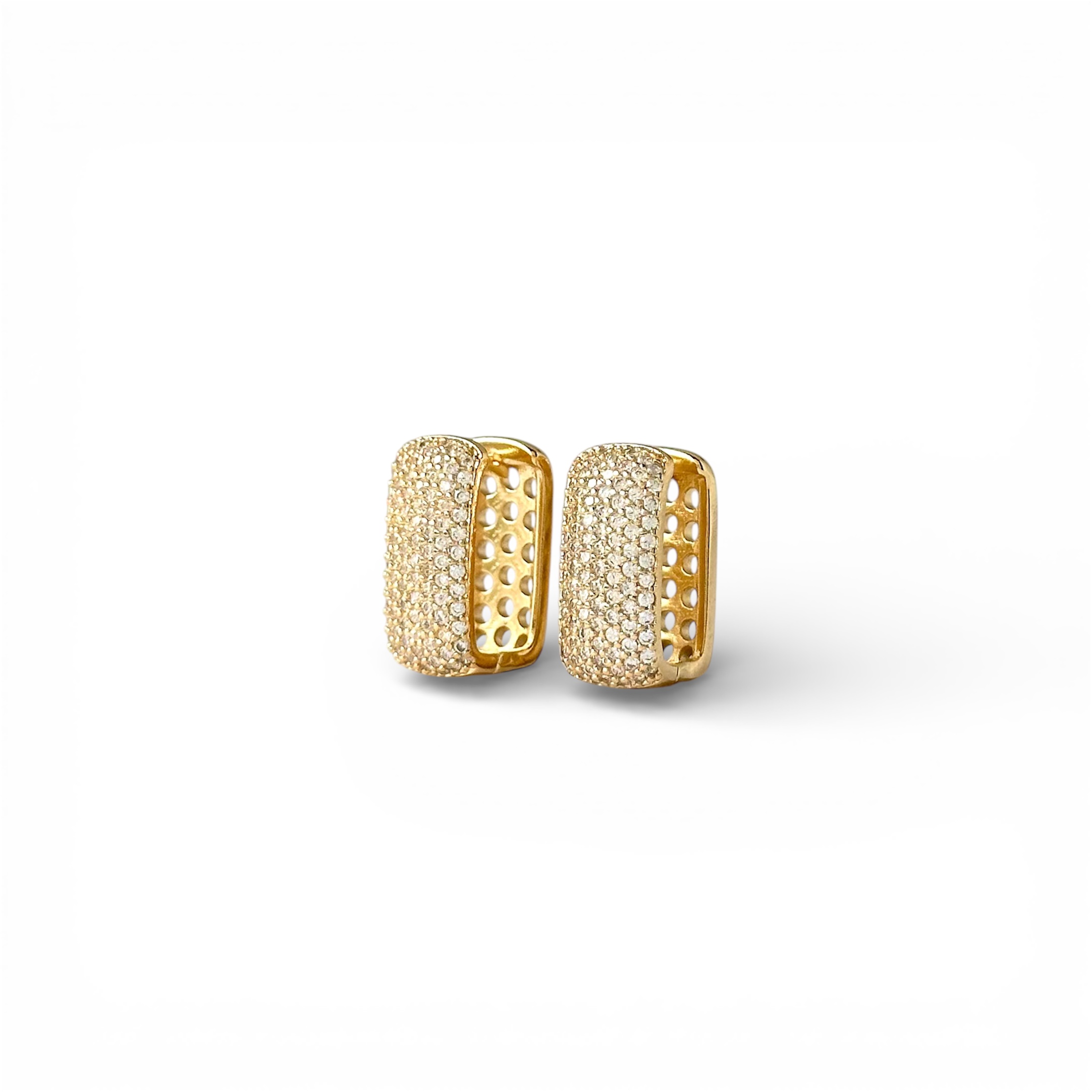 Brinco Argola Retangular Banhado a Ouro 18k com 7 Linhas de Zircônias