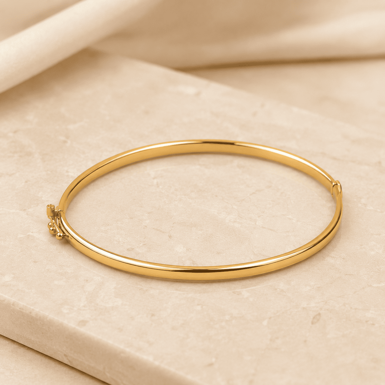 Pulseira Bracelete Liso Banhado a Ouro 18k com Fecho