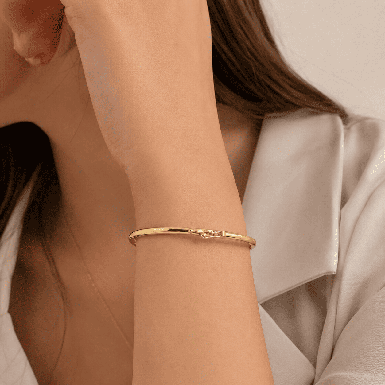 Pulseira Bracelete Liso Banhado a Ouro 18k com Fecho