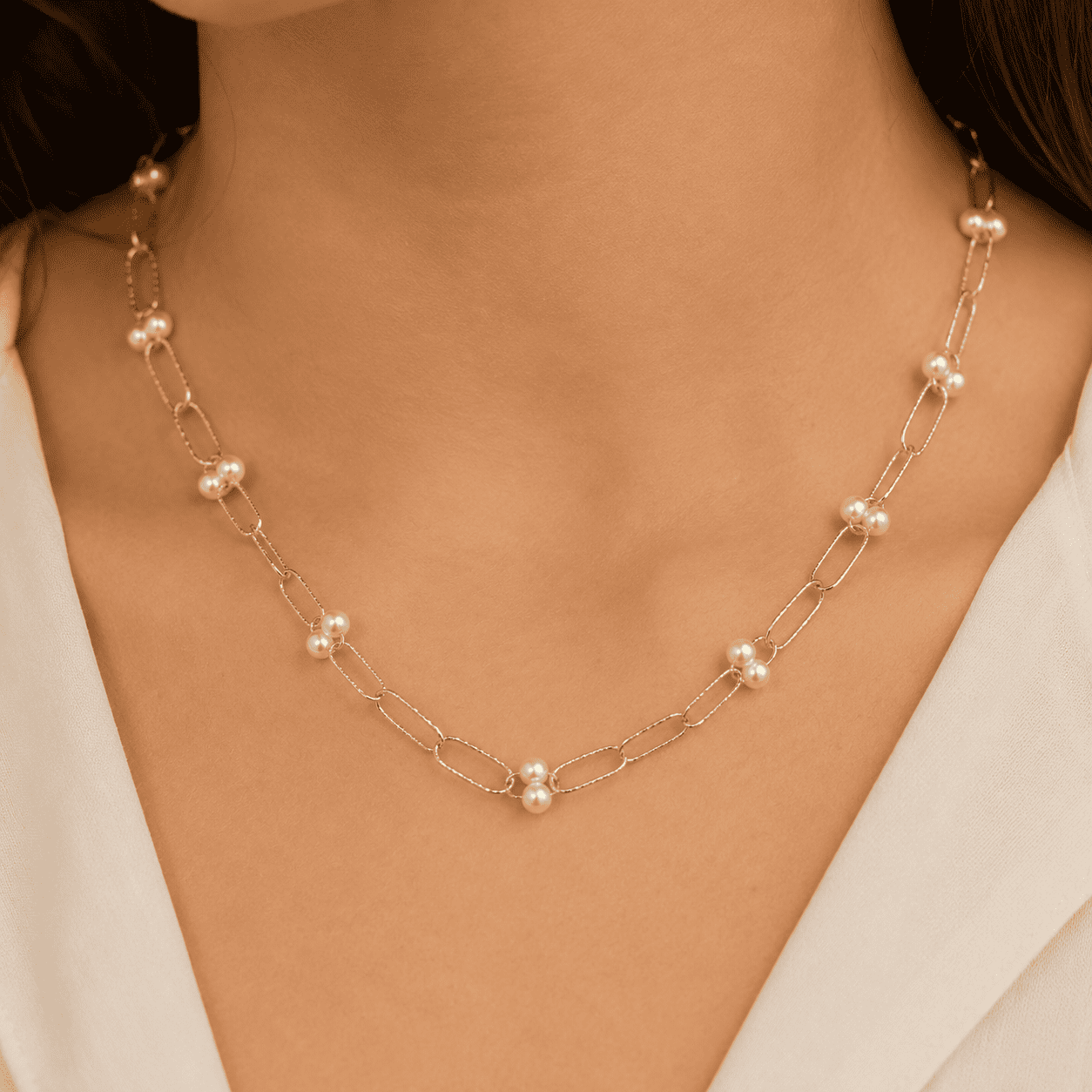 Colar Choker Elos e Pérolas Banhado a Ouro 18k - 38cm + 10cm (alongador)