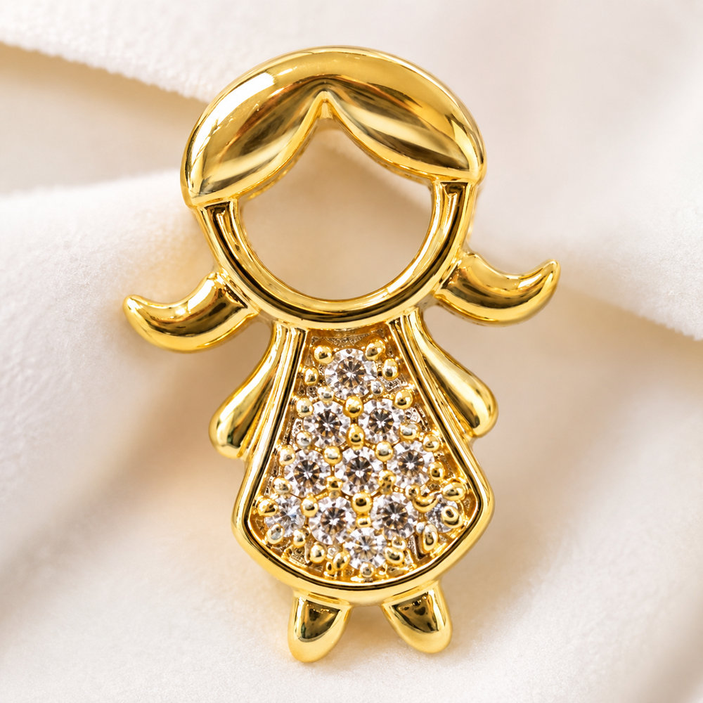 Pingente Menina Roupa Cravejada Banhado a Ouro 18k Passante com Zircônias