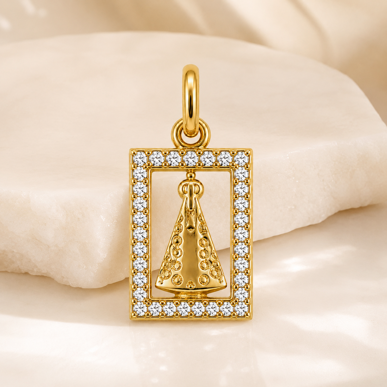Pingente Nossa Senhora com Moldura Cravejada Banhado a Ouro 18k com Zircônias