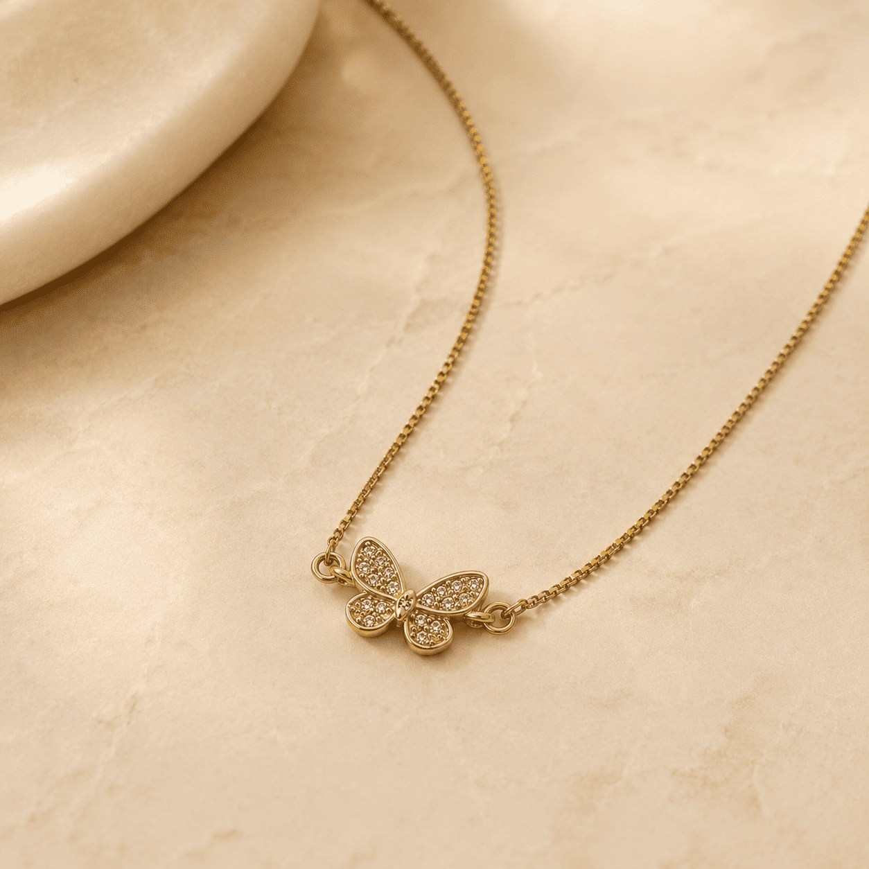 Colar Borboleta Banhado a Ouro 18k com Zircônias - 38cm + 10cm (alongador)