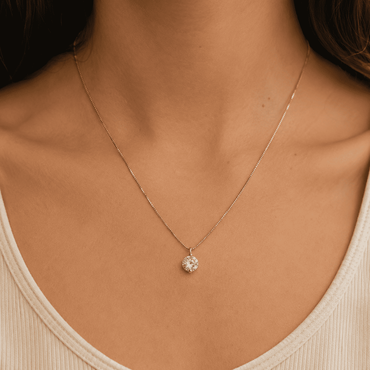 Colar Ponto de Luz com Detalhe Banhado a Ouro 18k com Zircônia - 8mm | 45cm + 5cm (alongador)