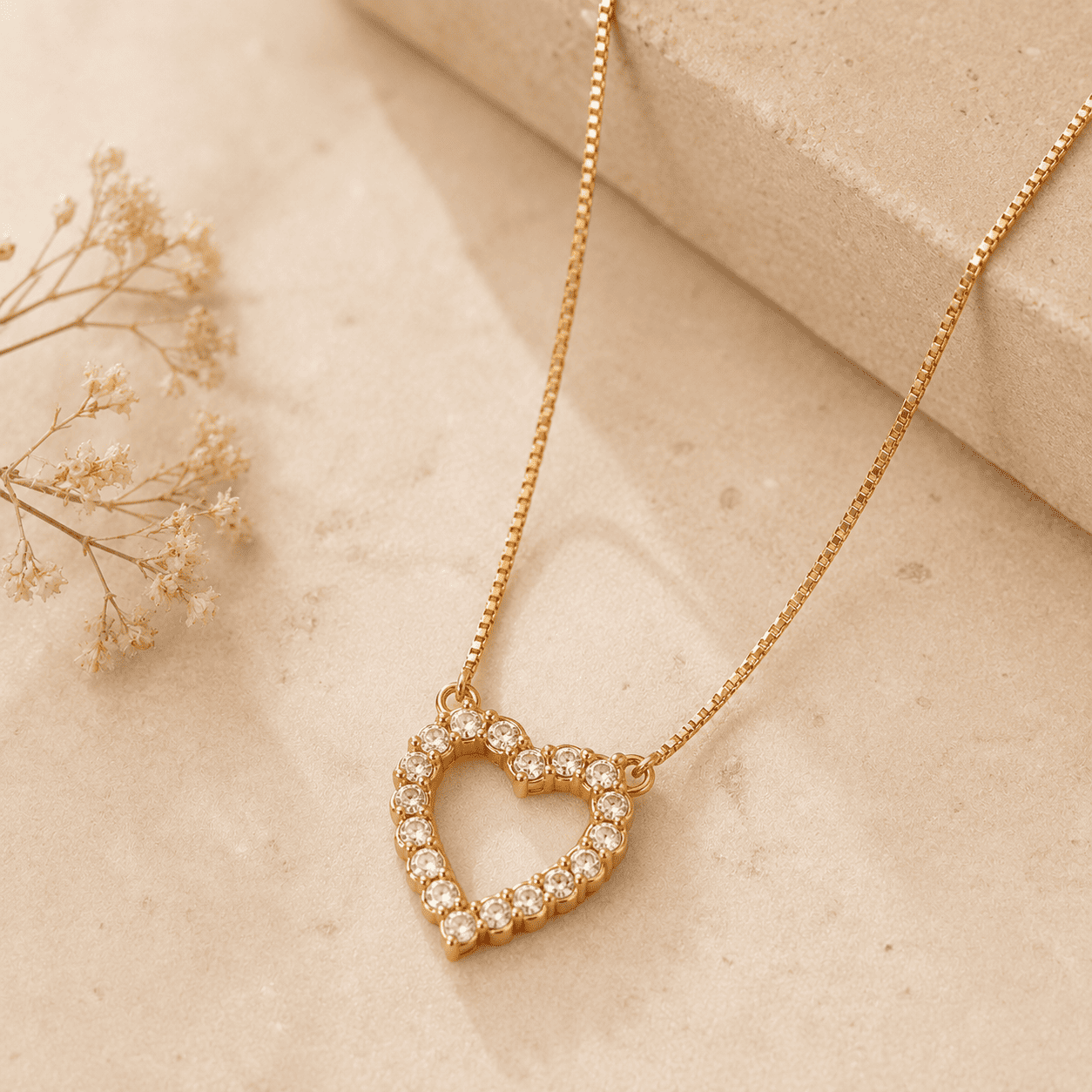 Colar Coração Banhado a Ouro 18k Vazado com Zircônias  44cm + 5cm de Alongador