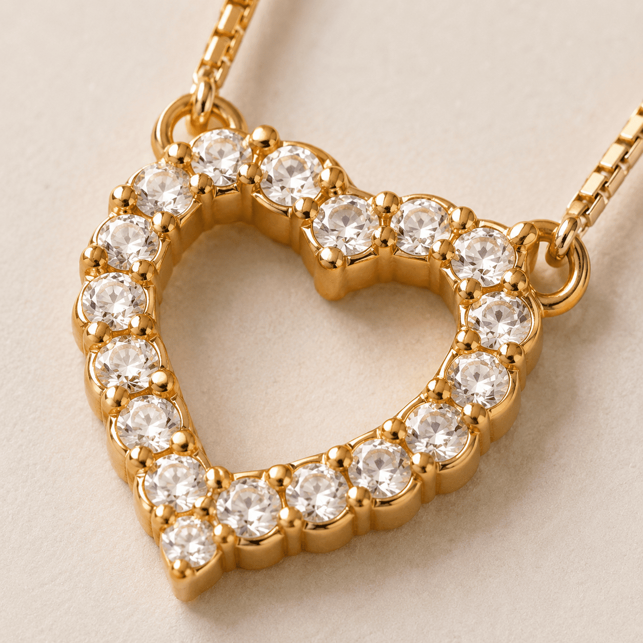 Colar Coração Banhado a Ouro 18k Vazado com Zircônias  44cm + 5cm de Alongador