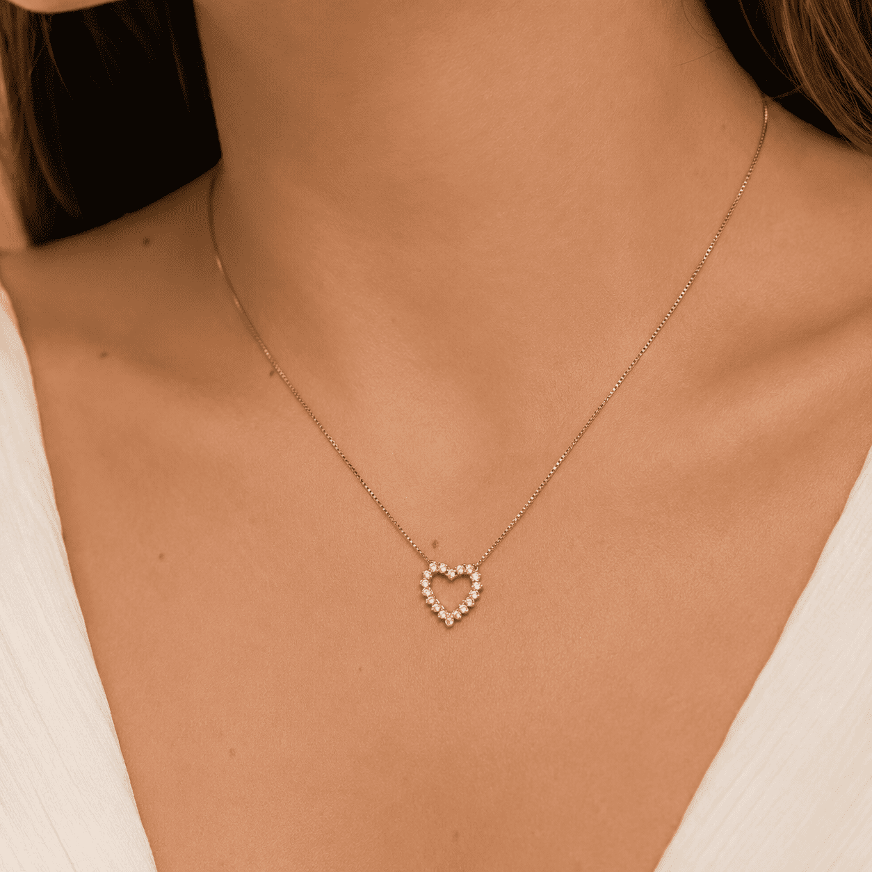 Colar Coração Banhado a Ouro 18k Vazado com Zircônias  44cm + 5cm de Alongador