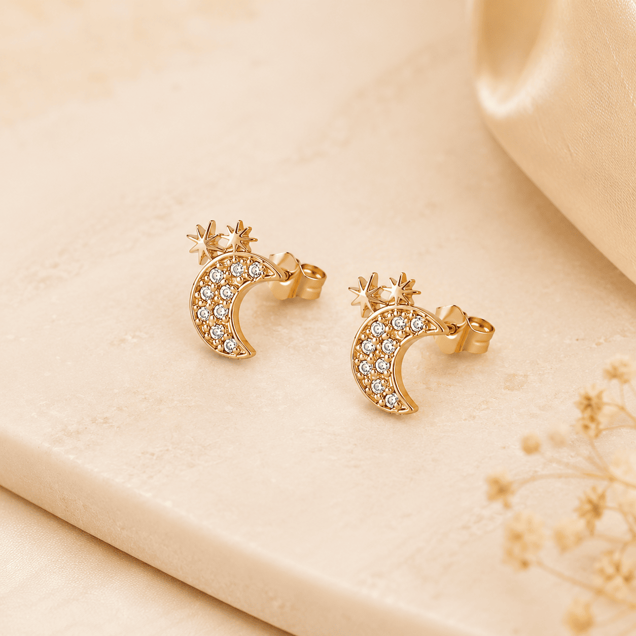 Brinco Lua e Estrelas Banhado a Ouro 18k com Zircônias - 8mm