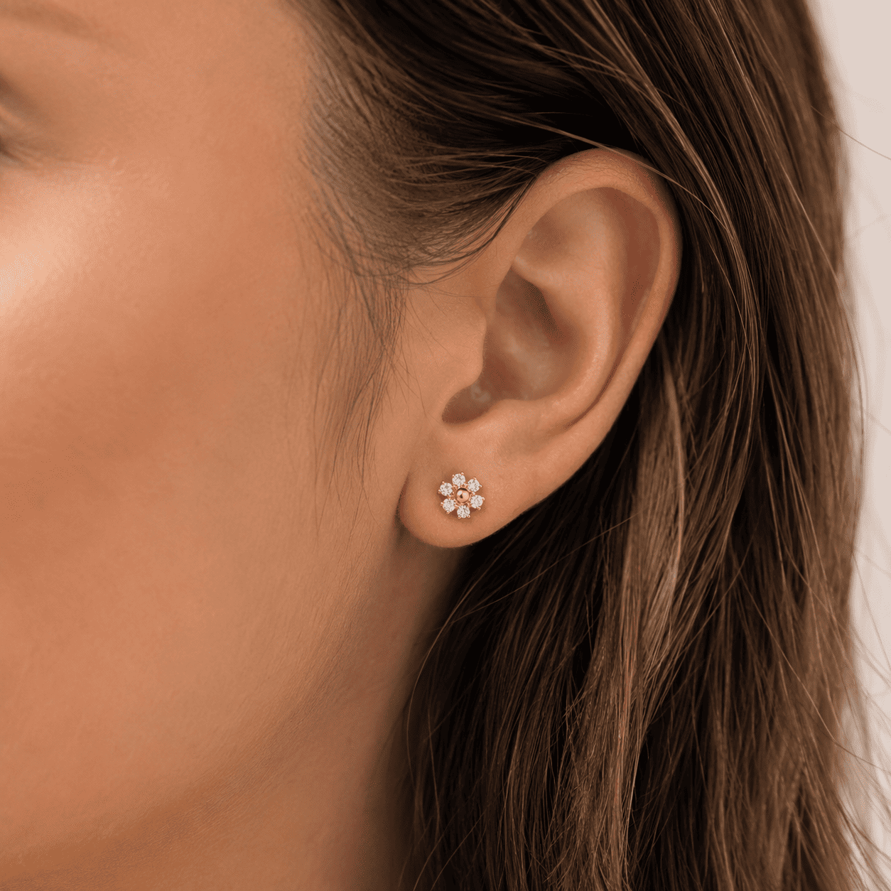 Brinco Flor Banhado a Ouro 18k com Zircônias - 7mm