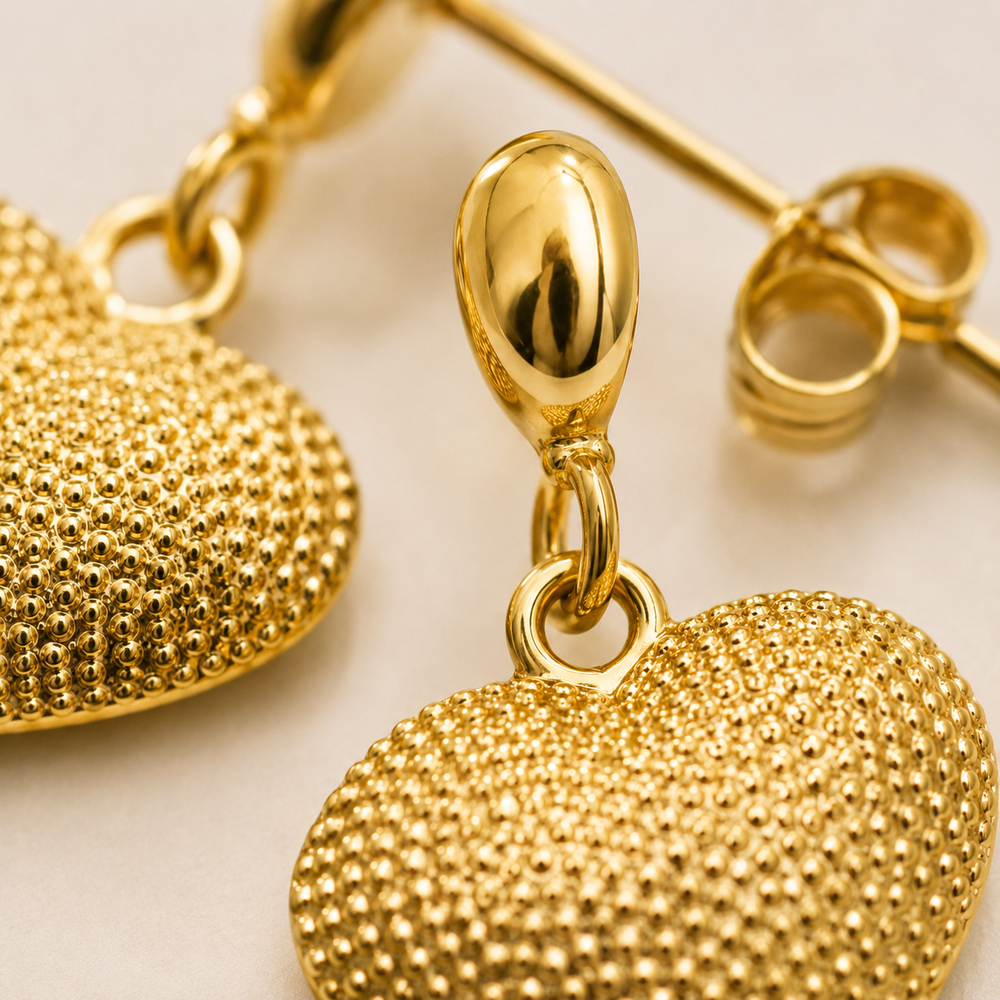 Brinco Coração Pontilhado Pendente Banhado a Ouro 18k