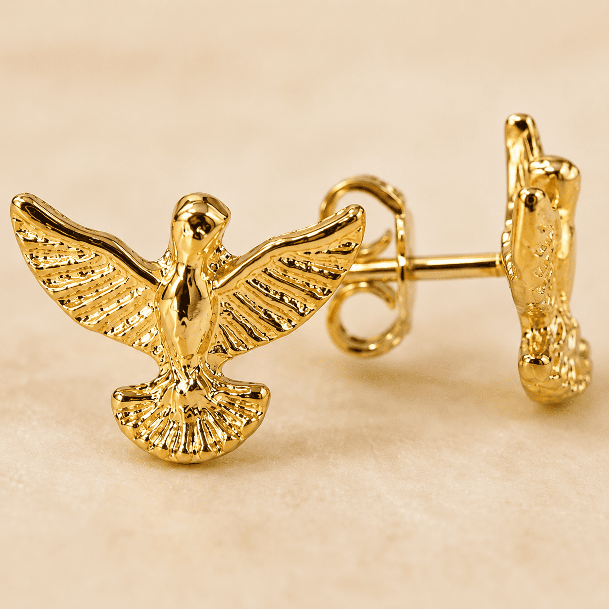 Brinco Espírito Santo Banhado a Ouro 18k - 1,1cm