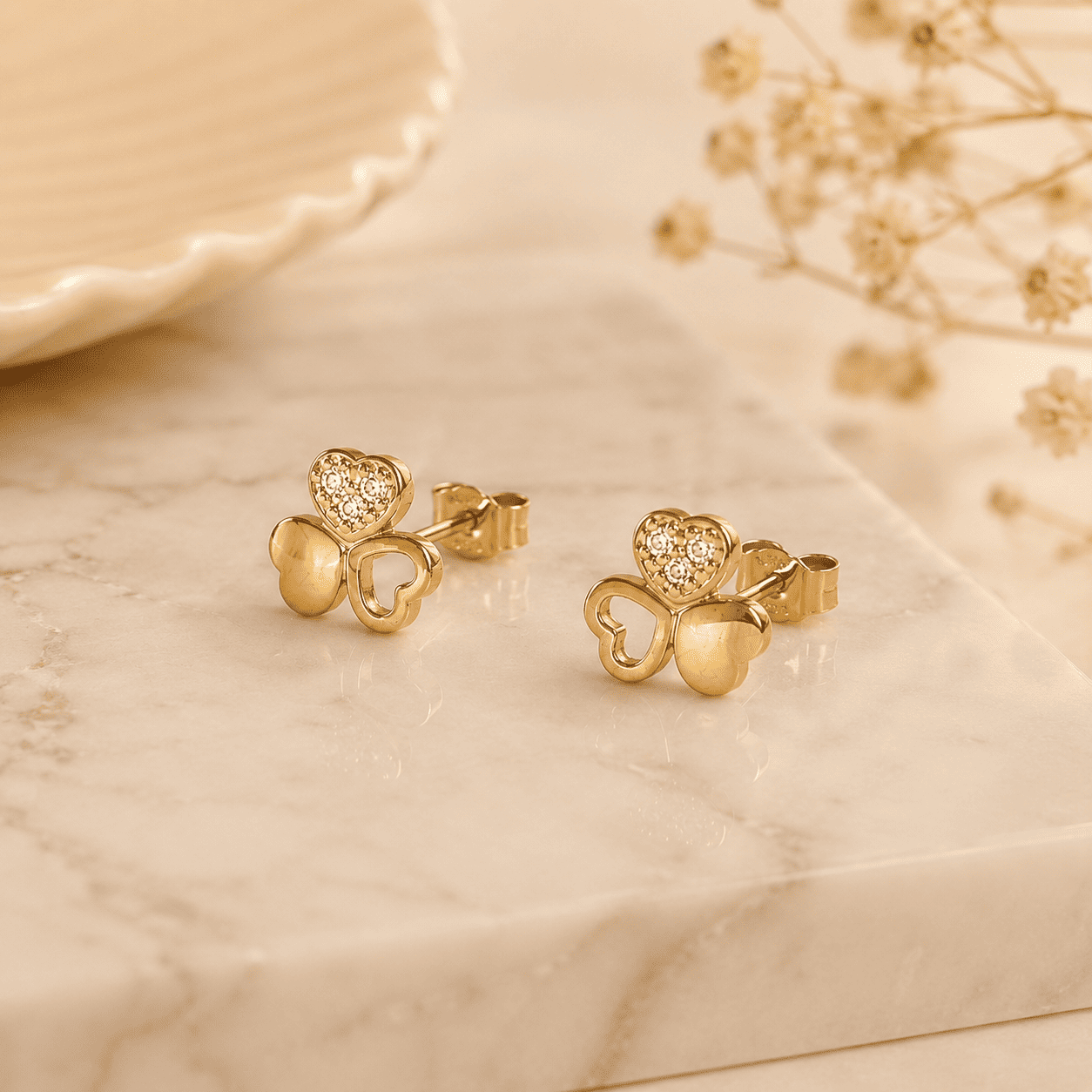 Brinco Trevo Flor Banhado a Ouro 18k com Zircônias - 8mm