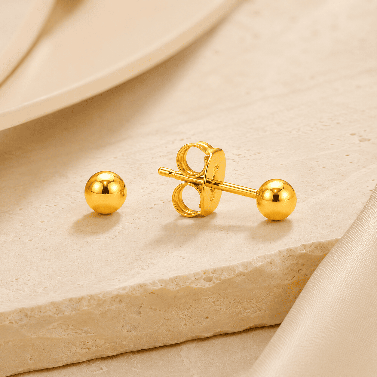 Brinco Infantil Bolinha Banhado a Ouro 18k - 3mm