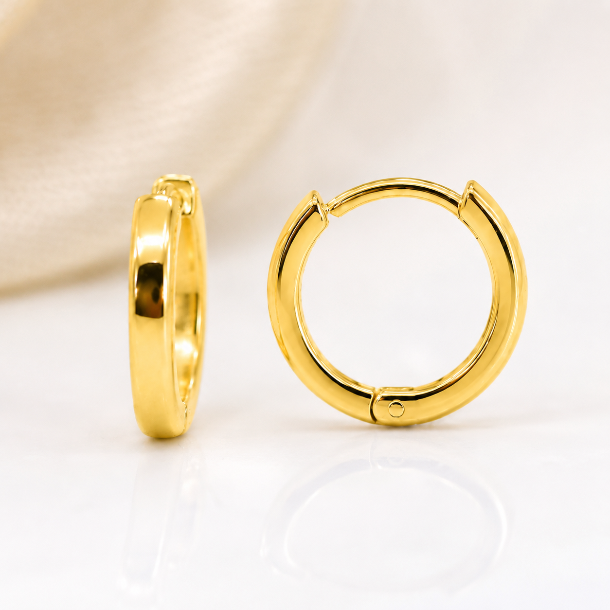Brinco Argola Lisa 1,1cm Banhado a Ouro 18k