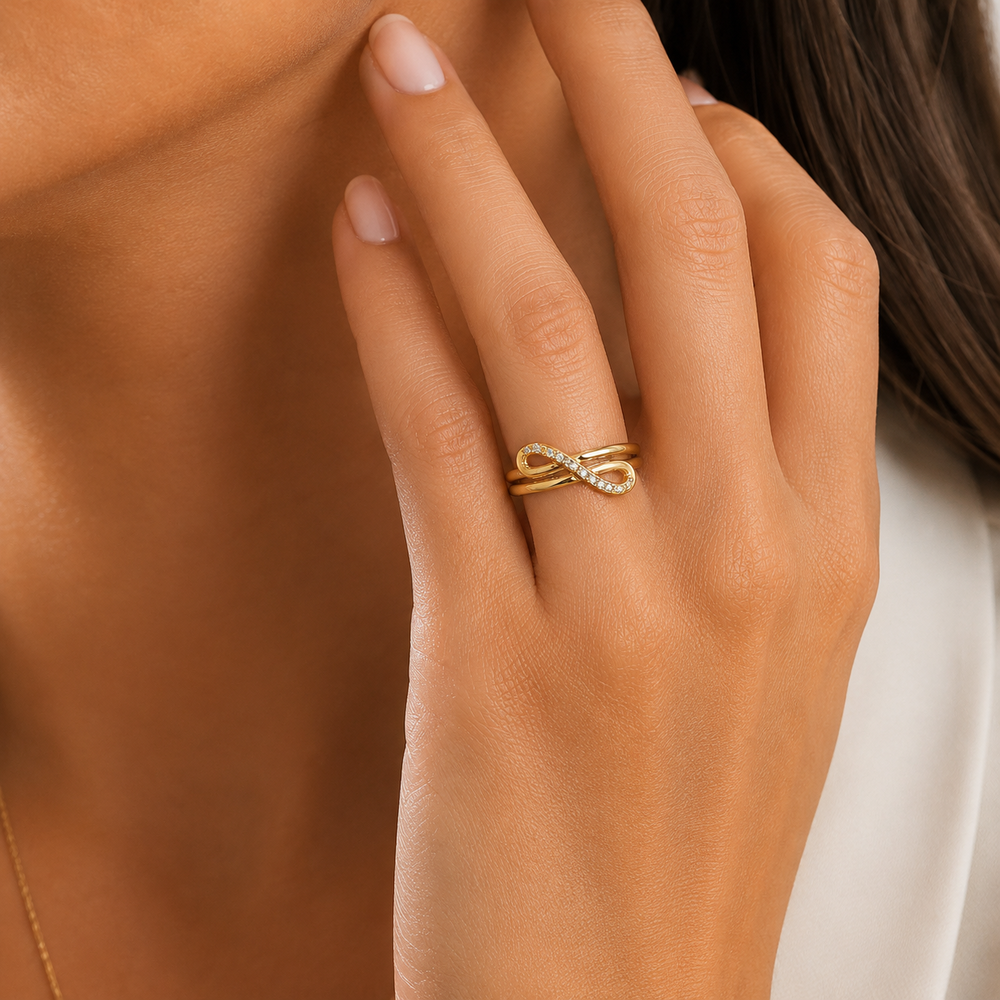 Anel Infinito Trançado Banhado a Ouro 18k com Zircônia
