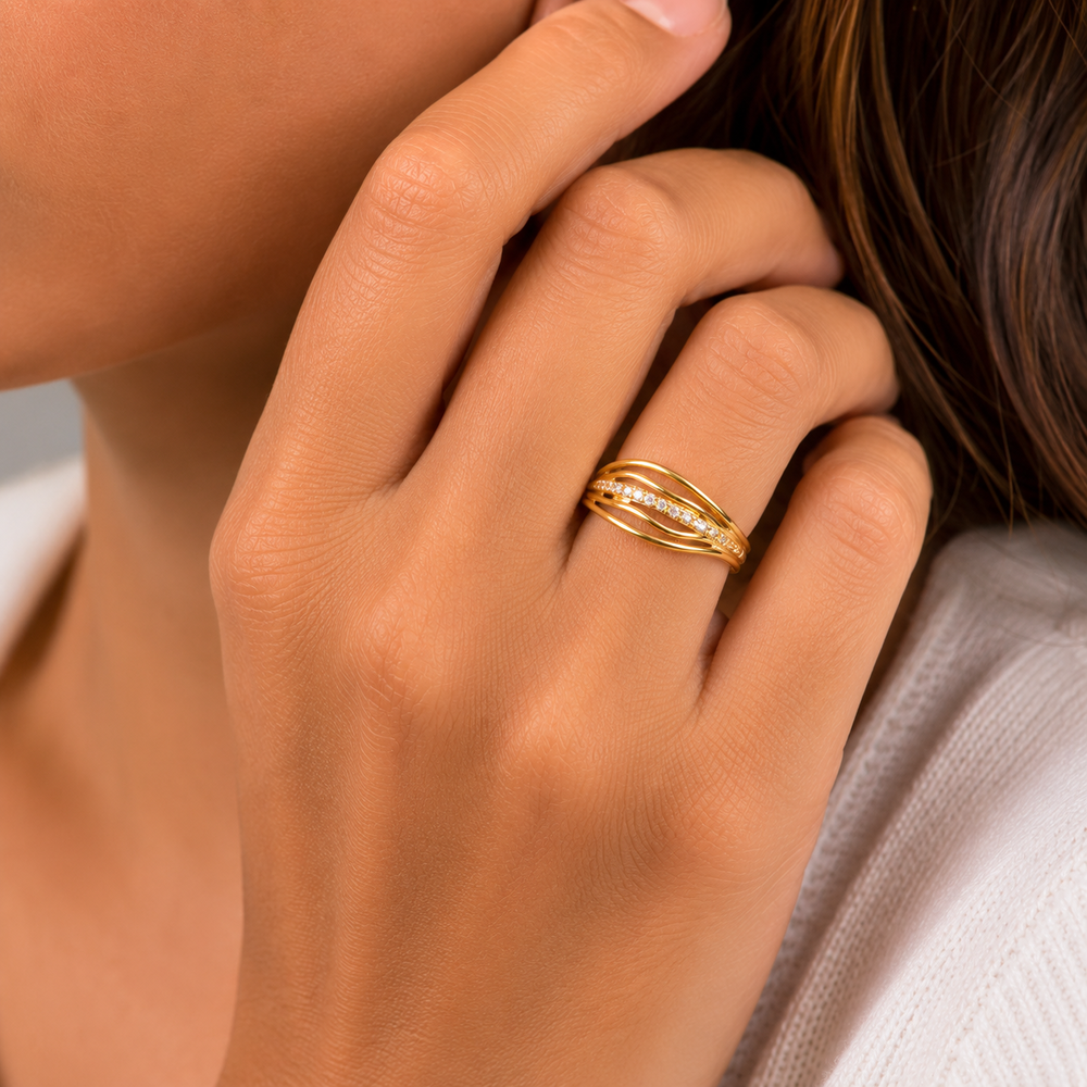 Anel Ondas com Linhas Banhado a Ouro 18k com Zircônias Tam18