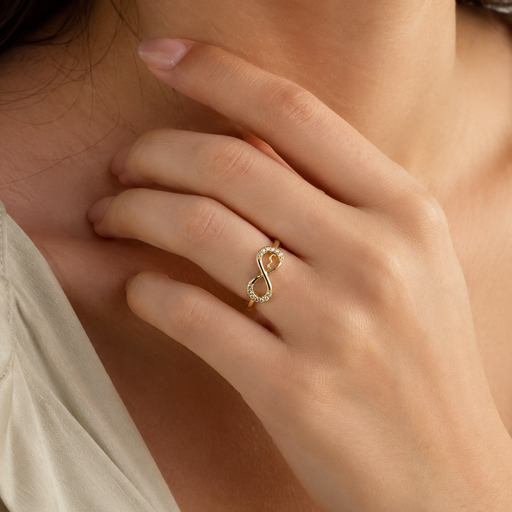 Anel Infinito com Coração Banhado a Ouro 18k com Zircônias