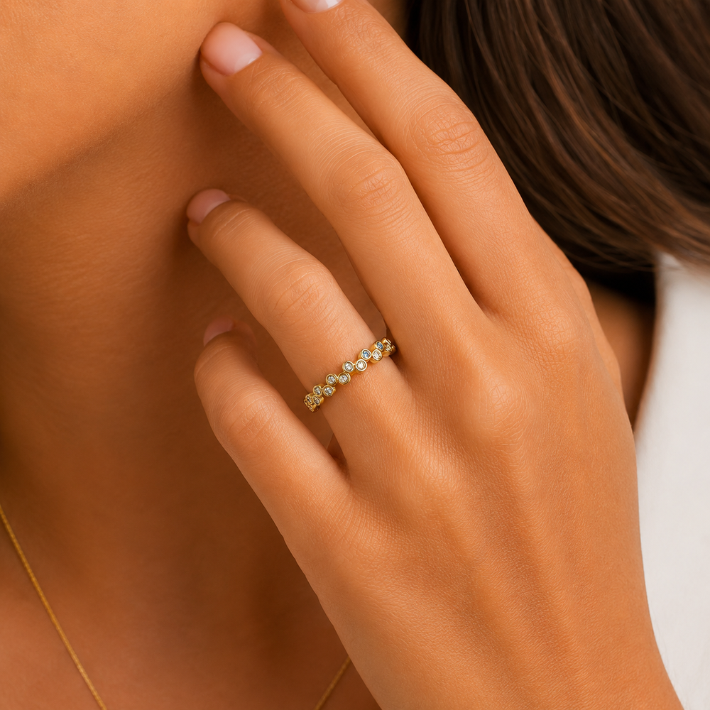 Anel Mini Círculos com Pedras Banhado a Ouro 18k com Zircônias