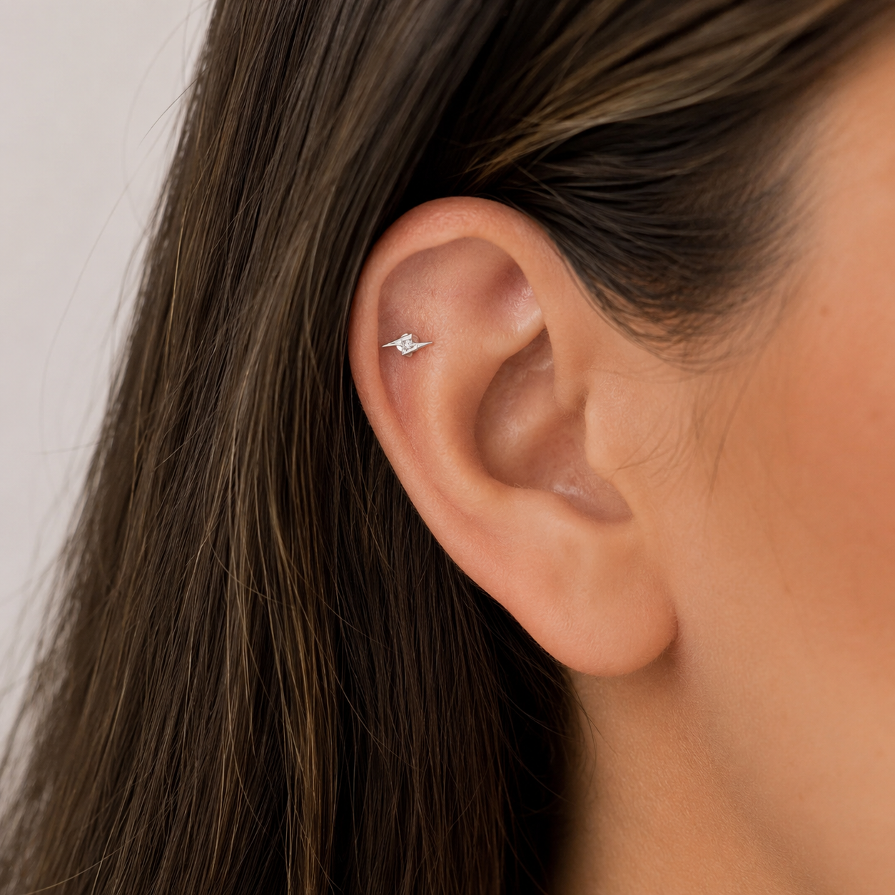 Piercing Flat Raio Prata 925 + Aço Cirúrgico com Zircônia - 8 mm