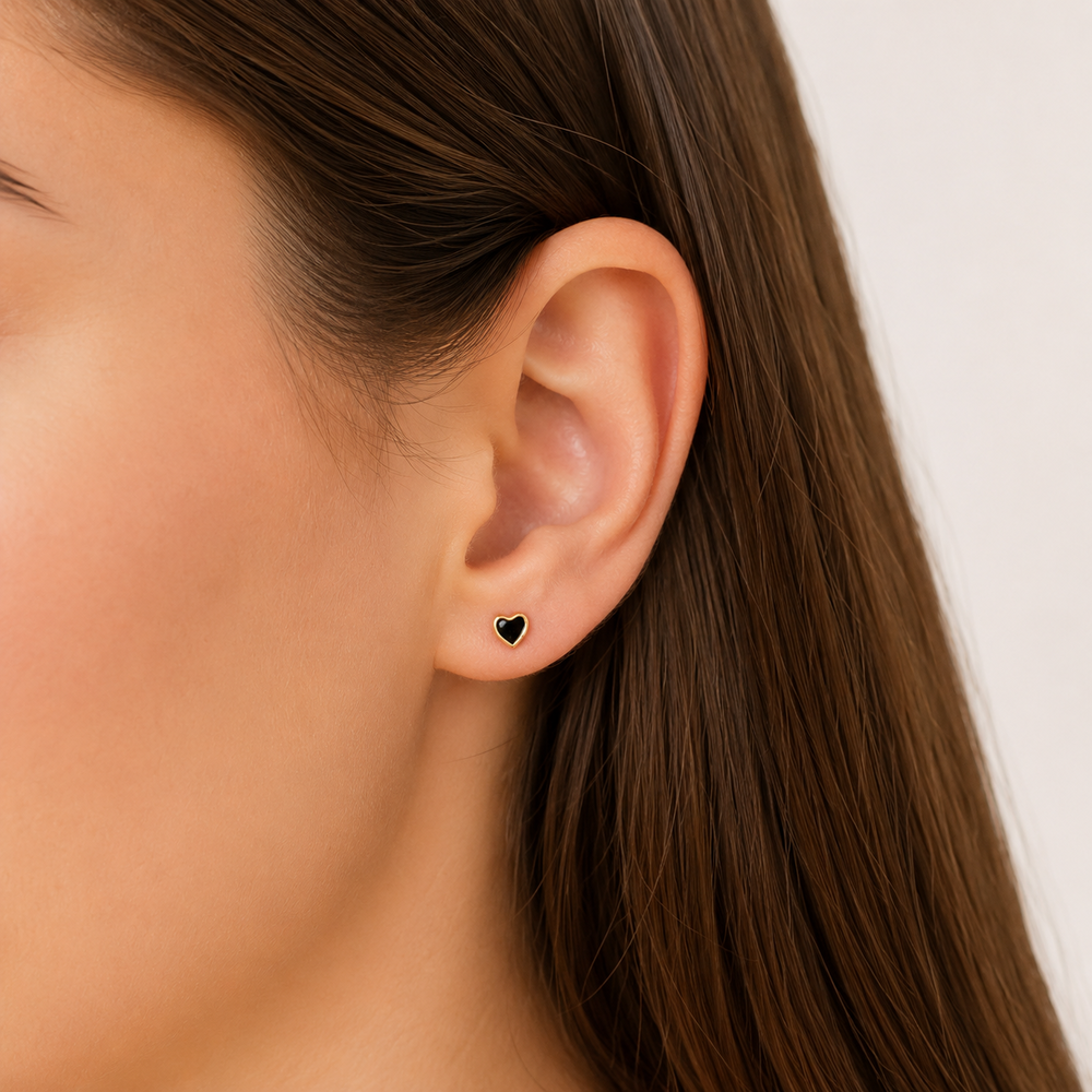 Brinco Coração Preto Banhado a Ouro 18k com Zircônias Preta - 5mm