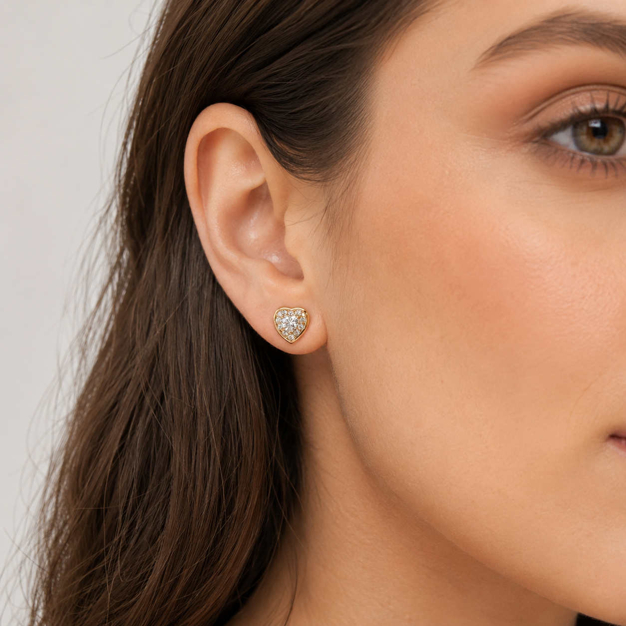 Brinco Coração Cravejado Banhado Ouro 18k com Zircônias - 9mm