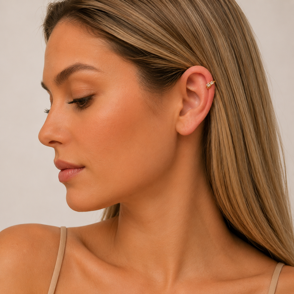 Brinco Cartilagem Piercing Fake 2 Pedras Banhado a Ouro 18k com Zircônias - 1 cm