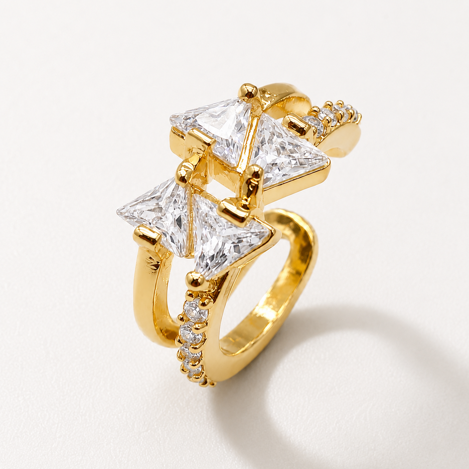 Brinco Cartilagem Piercing Fake 4 Pedras Banhado a Ouro 18k com Zircônias - 1 cm