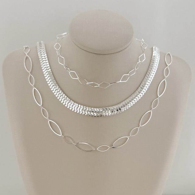 09.2394.0.S - (32) Choker de elos grandes em formato navetes lisos
