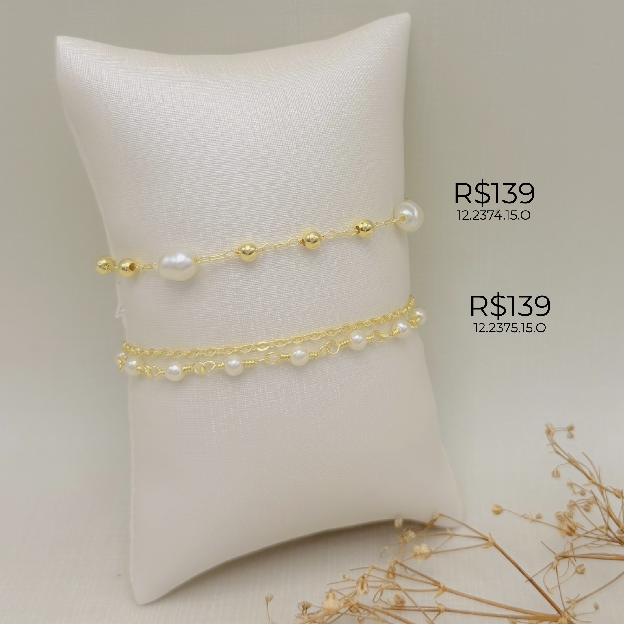 12.2374.15.O - Pulseira de três bolinhas lisas com uma pérola de rio intercaladas