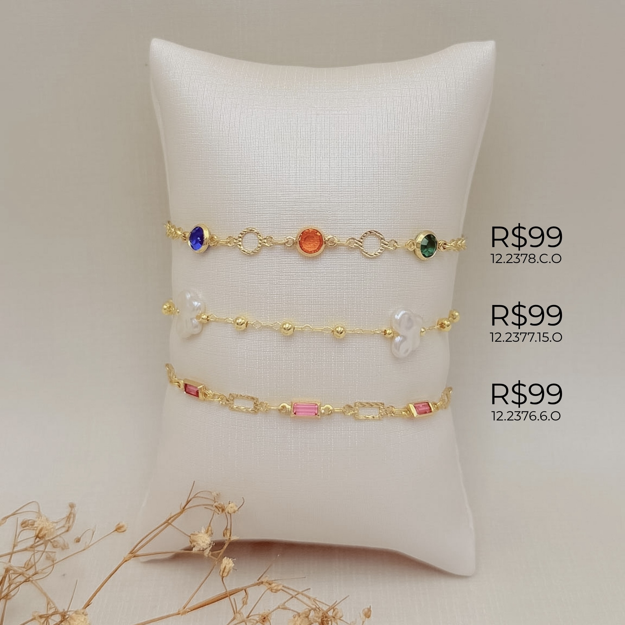 12.2377.15.O - Pulseira de mini bolinhas lisas com três borboletas em resina madre